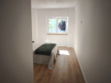 Apartamento T2 para Venda em Benfica