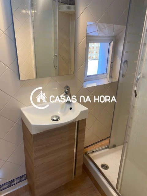 Apartamento T1 para Venda em Santa Maria Maior