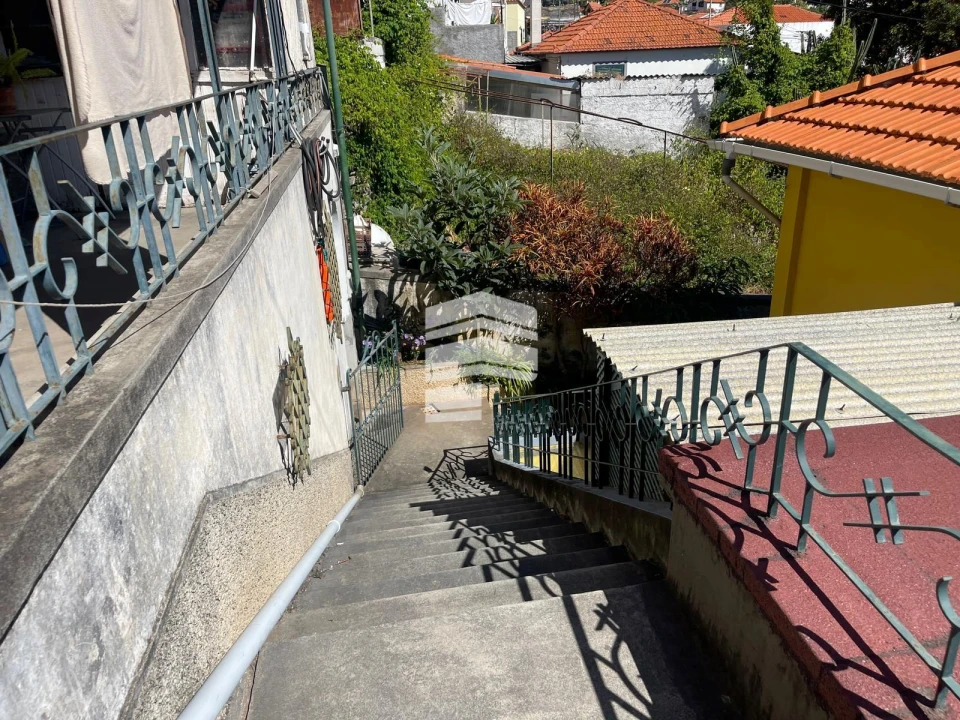 Moradia T1 para Venda em Funchal (São Pedro) Foto 2