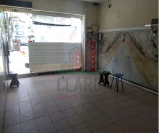 Loja para Arrendamento em Santo Antonio dos Olivais