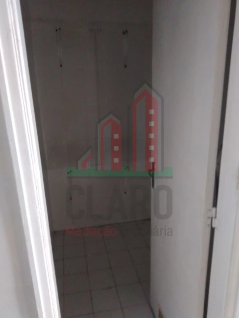 Loja para Arrendamento em Santo Antonio dos Olivais