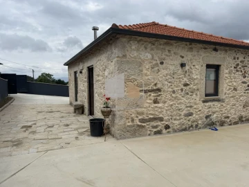 Moradia T3 para Venda em Candemil e Gondar