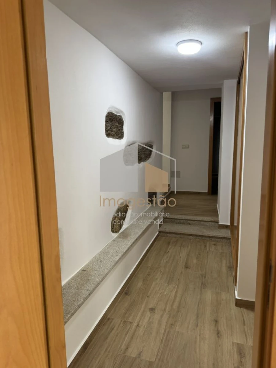 Moradia T3 para Venda em Candemil e Gondar Foto 27