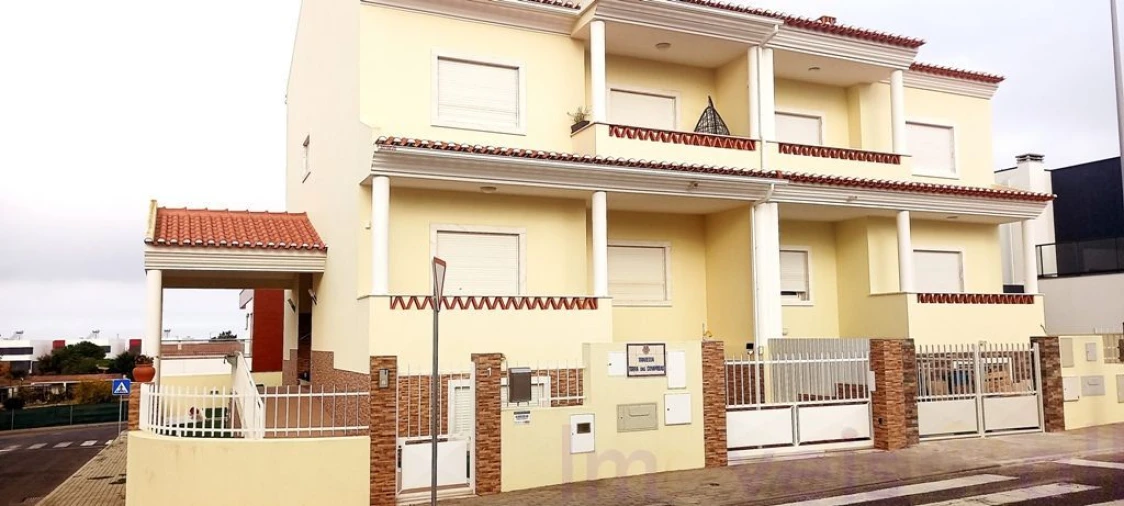 Moradia T3 para Venda em Mafra Foto 2