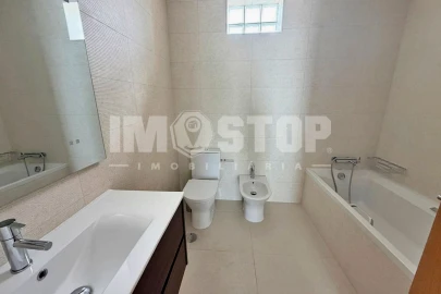 Moradia T4 para Venda em Albergaria-A-Velha e Valmaior
