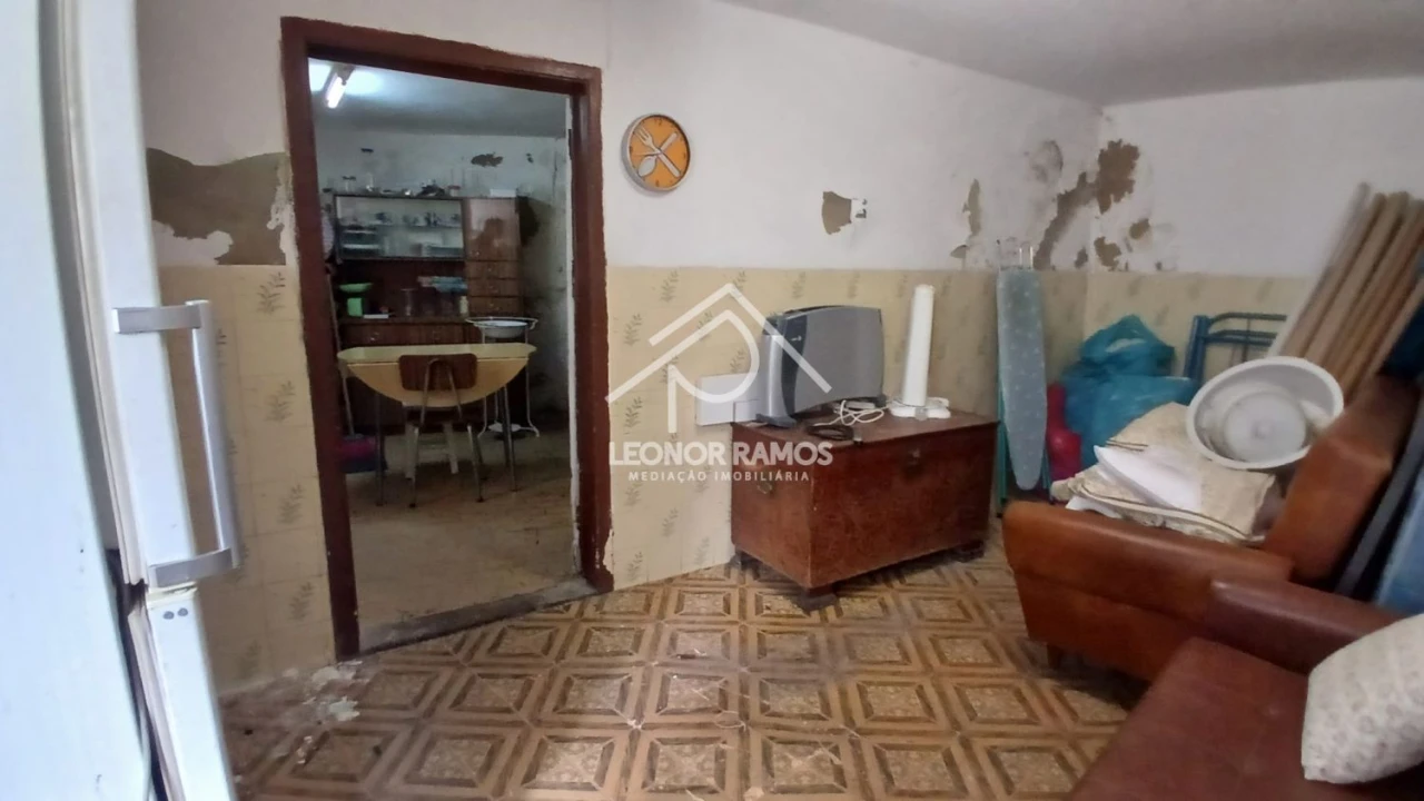 Moradia T2 para Venda em São Miguel de Acha Foto 3