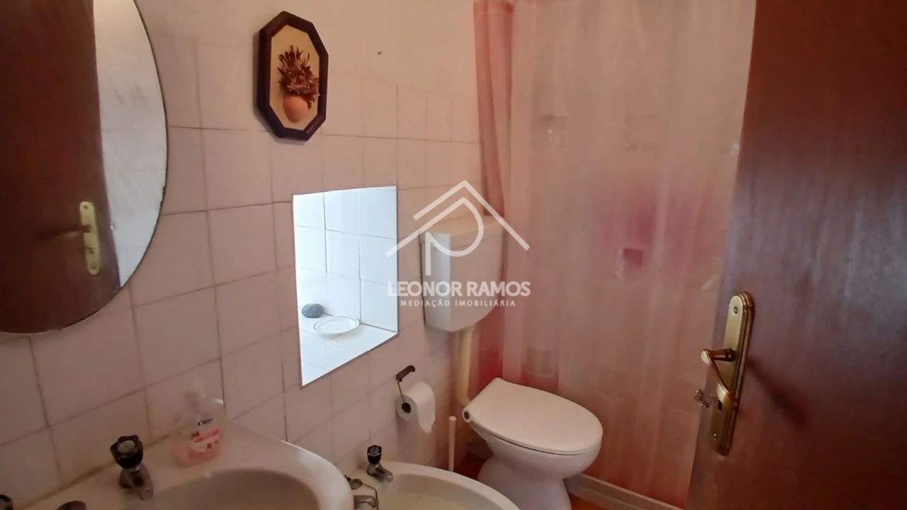 Moradia T2 para Venda em São Miguel de Acha Foto 6