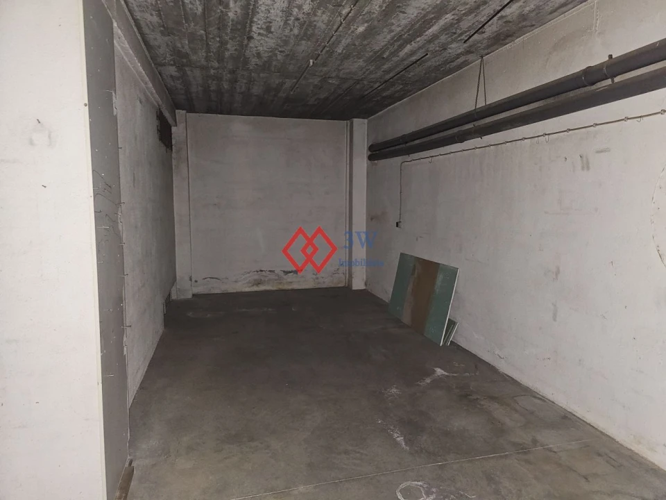 Garagem para Arrendamento em São João Baptista Foto 3
