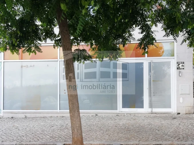 Loja para Arrendamento em Santa Clara Foto 36