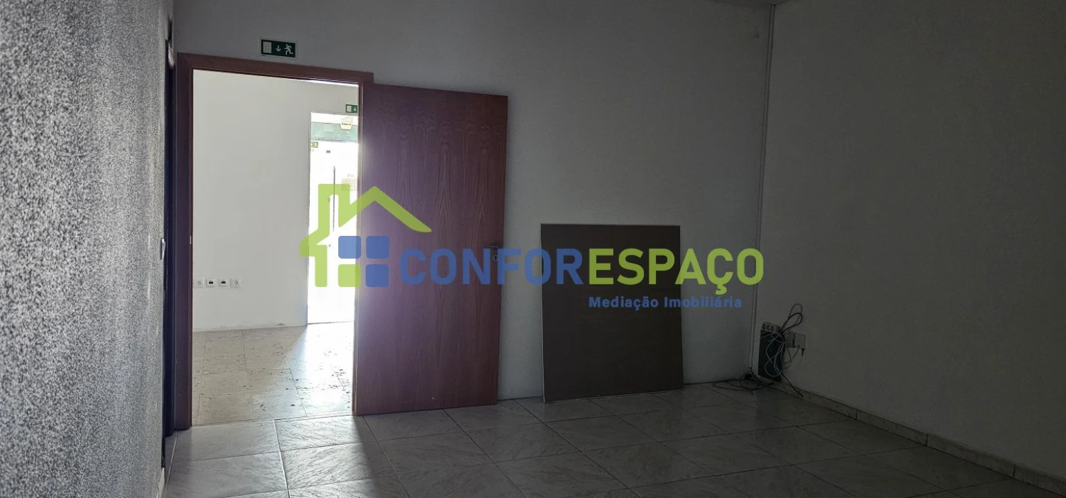 Loja para Arrendamento em Castelo Branco Foto 13