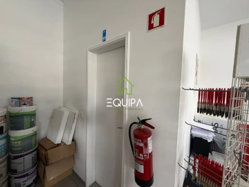 Loja para Venda em Delães