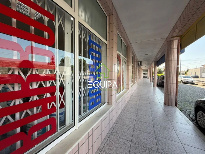 Loja para Venda em Delães Foto 2