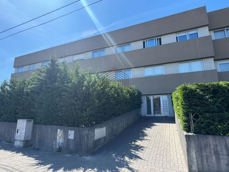 Apartamento T2 para Venda em Lourosa Foto 4