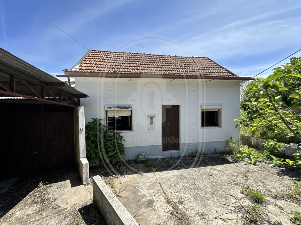 Moradia T2 para Venda em Chãos Foto 1