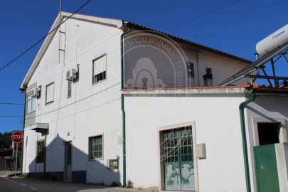Negócio para Venda em Além da Ribeira e Pedreira