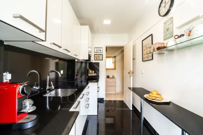 Apartamento T3 para Venda em Benfica