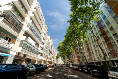 Apartamento T3 para Venda em Benfica