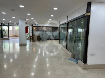 Loja para Arrendamento em Benfica