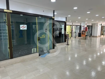 Loja para Arrendamento em Benfica