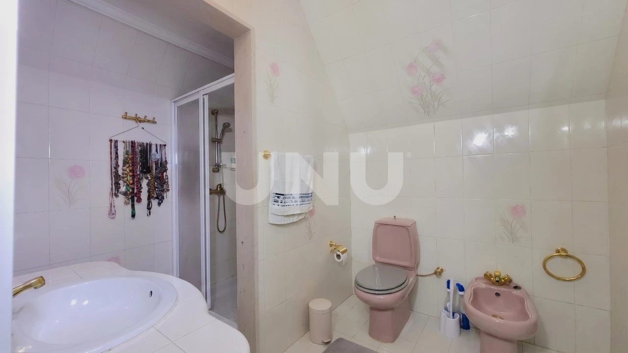 Moradia T4 para Venda em O. Azeméis, Riba-Ul, Ul, Macinhata Seixa, Madail Foto 32
