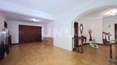 Moradia T4 para Venda em O. Azeméis, Riba-Ul, Ul, Macinhata Seixa, Madail