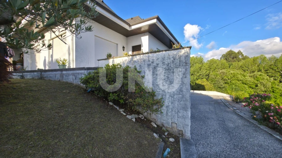 Moradia T4 para Venda em O. Azeméis, Riba-Ul, Ul, Macinhata Seixa, Madail Foto 45