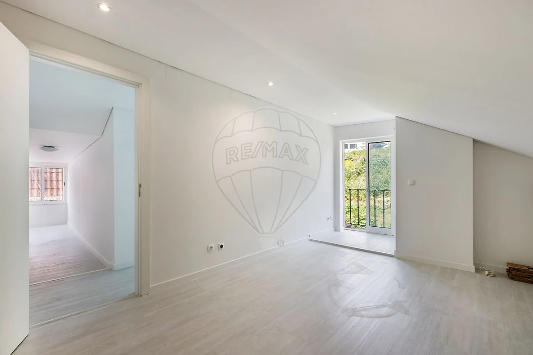 Apartamento T2 para Venda em Santo António Foto 1