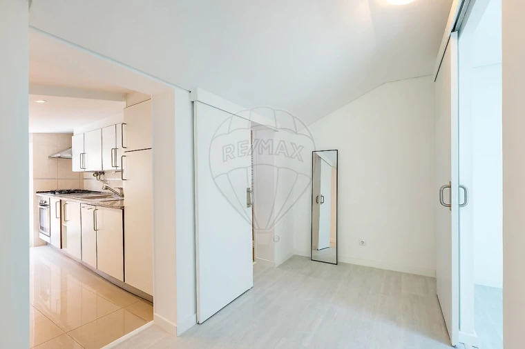 Apartamento T2 para Venda em Santo António Foto 6