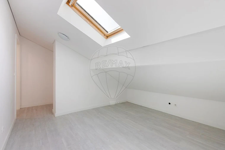 Apartamento T2 para Venda em Santo António Foto 11
