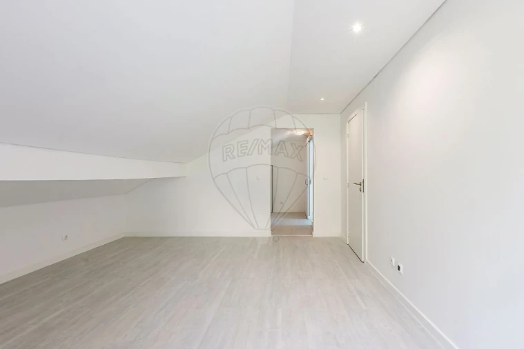 Apartamento T2 para Venda em Santo António Foto 15