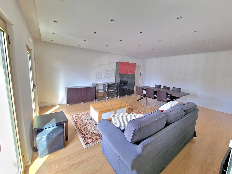 Apartamento T3 para Arrendamento em Avenidas Novas Foto 9