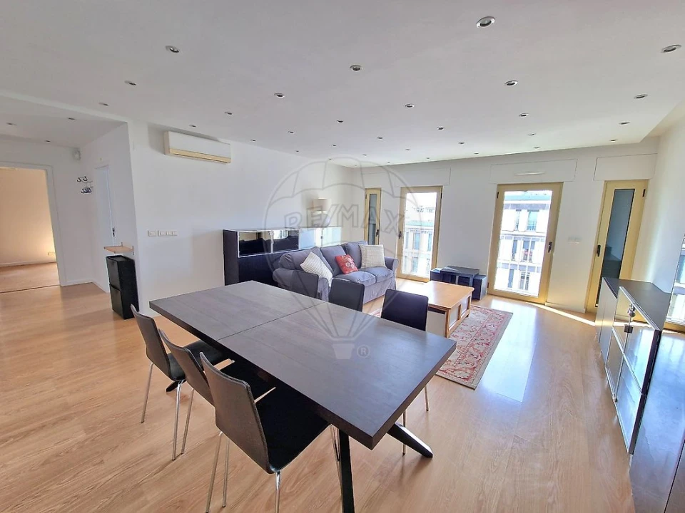 Apartamento T3 para Arrendamento em Avenidas Novas Foto 32