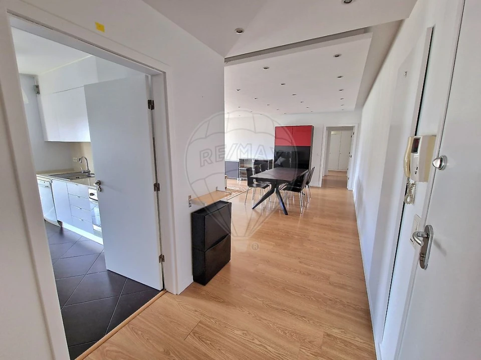 Apartamento T3 para Arrendamento em Avenidas Novas Foto 12