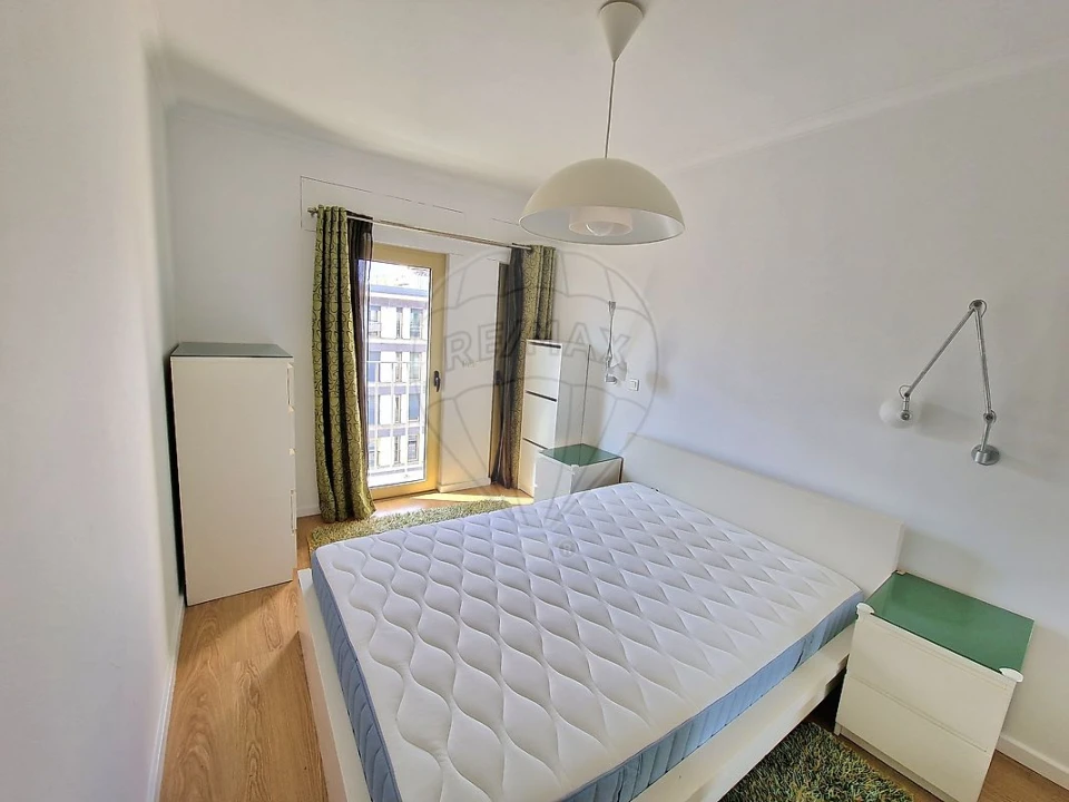 Apartamento T3 para Arrendamento em Avenidas Novas Foto 1