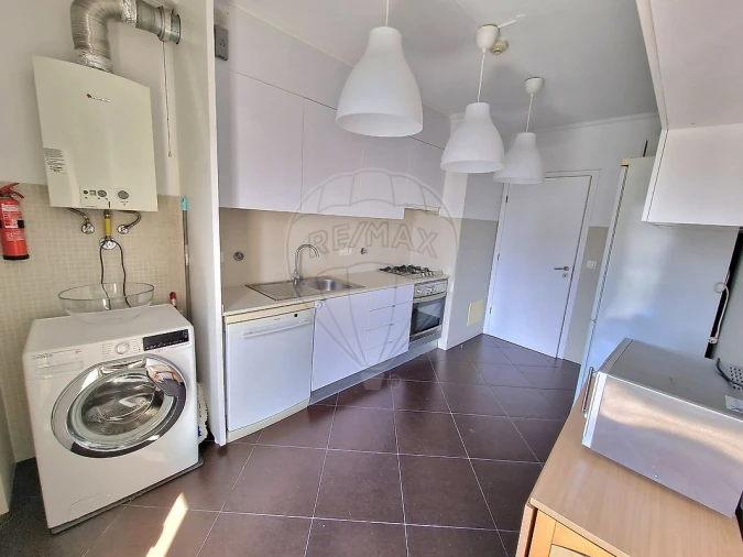 Apartamento T3 para Arrendamento em Avenidas Novas Foto 21