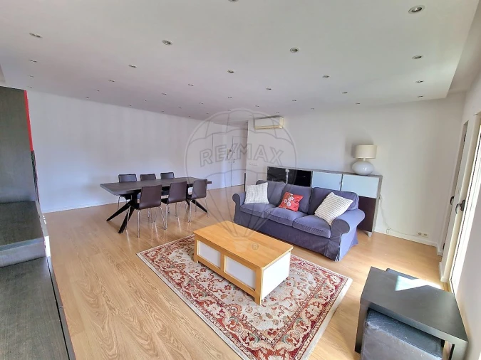 Apartamento T3 para Arrendamento em Avenidas Novas Foto 10