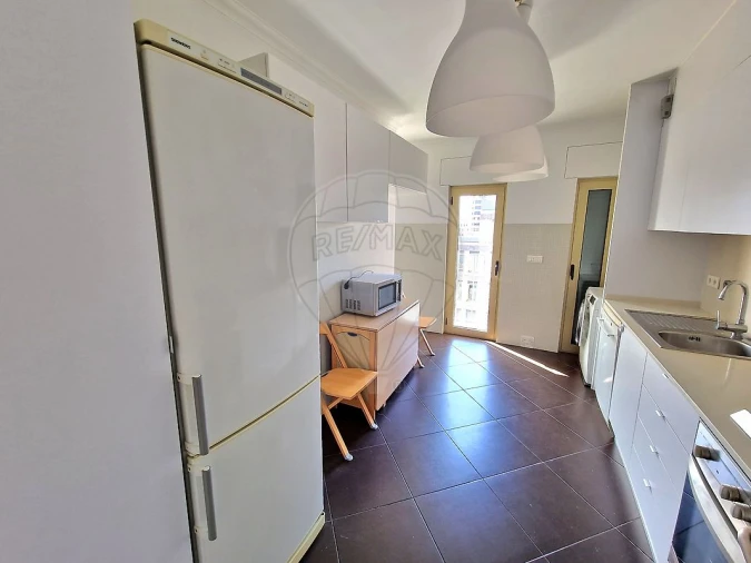Apartamento T3 para Arrendamento em Avenidas Novas Foto 17