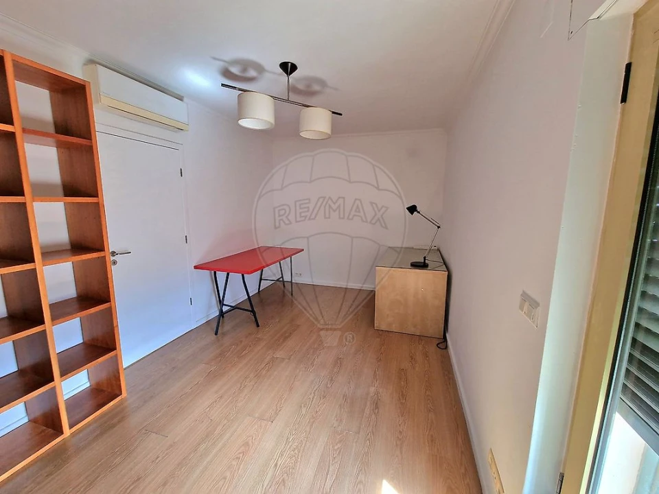 Apartamento T3 para Arrendamento em Avenidas Novas Foto 14