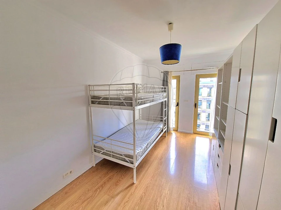 Apartamento T3 para Arrendamento em Avenidas Novas Foto 6
