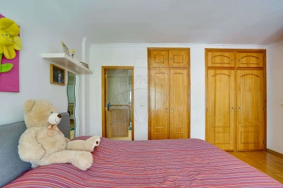 Apartamento T5 para Venda em Carcavelos e Parede