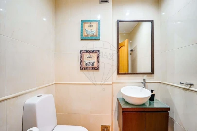 Apartamento T5 para Venda em Carcavelos e Parede