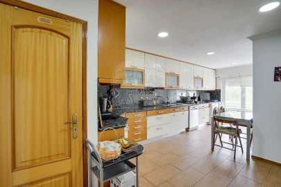 Apartamento T5 para Venda em Carcavelos e Parede