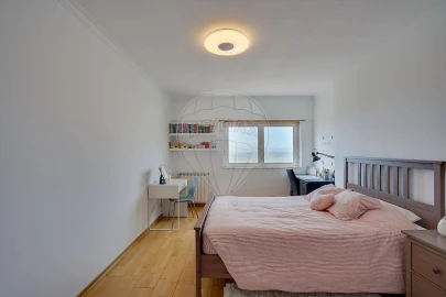 Apartamento T5 para Venda em Carcavelos e Parede