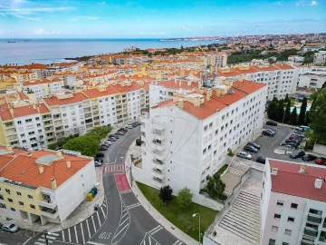 Apartamento T5 para Venda em Carcavelos e Parede