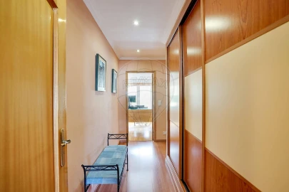 Apartamento T5 para Venda em Carcavelos e Parede