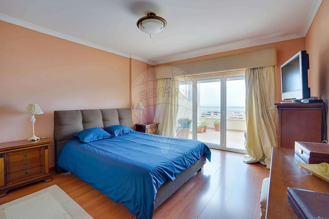 Apartamento T5 para Venda em Carcavelos e Parede Foto 48