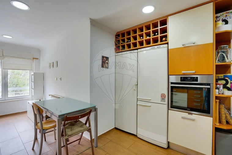Apartamento T5 para Venda em Carcavelos e Parede Foto 29