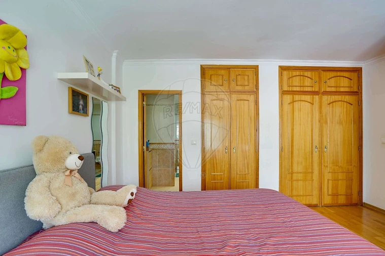 Apartamento T5 para Venda em Carcavelos e Parede Foto 38