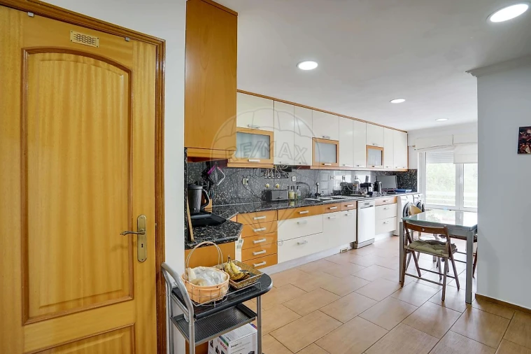 Apartamento T5 para Venda em Carcavelos e Parede Foto 25
