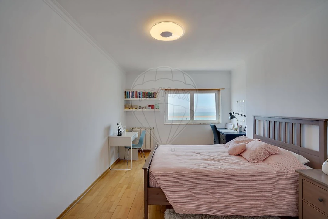 Apartamento T5 para Venda em Carcavelos e Parede Foto 41